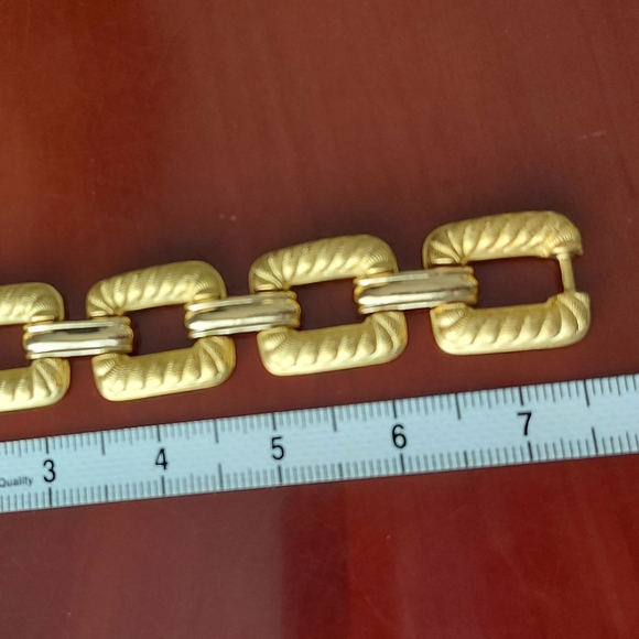 Authentic Givenchy Gold Tone oversized bracelet - Picture 8 of 10